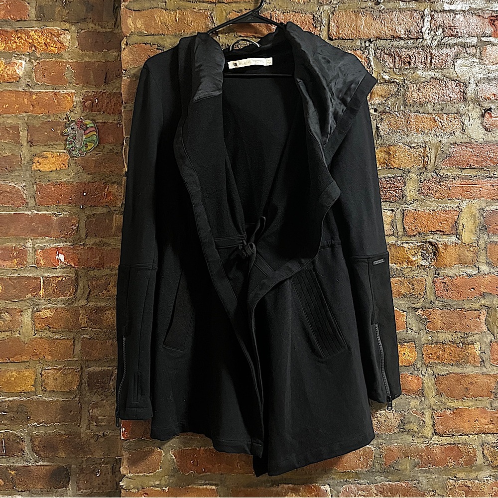 Blanc Noir Traveler Hoodie - M
